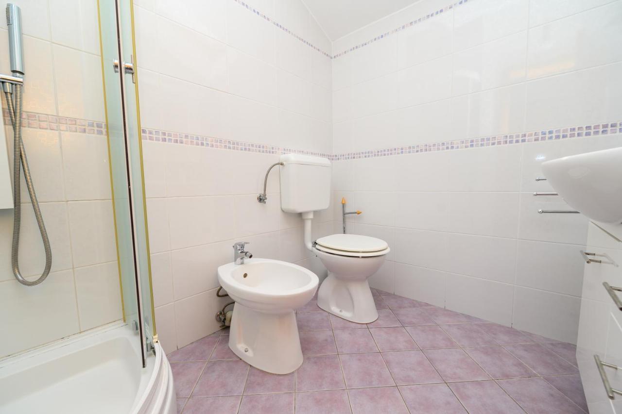 Apartmani Loreta Mali Lošinj Екстериор снимка