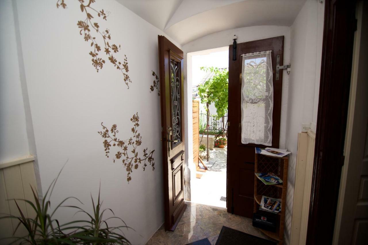 Apartmani Loreta Mali Lošinj Екстериор снимка